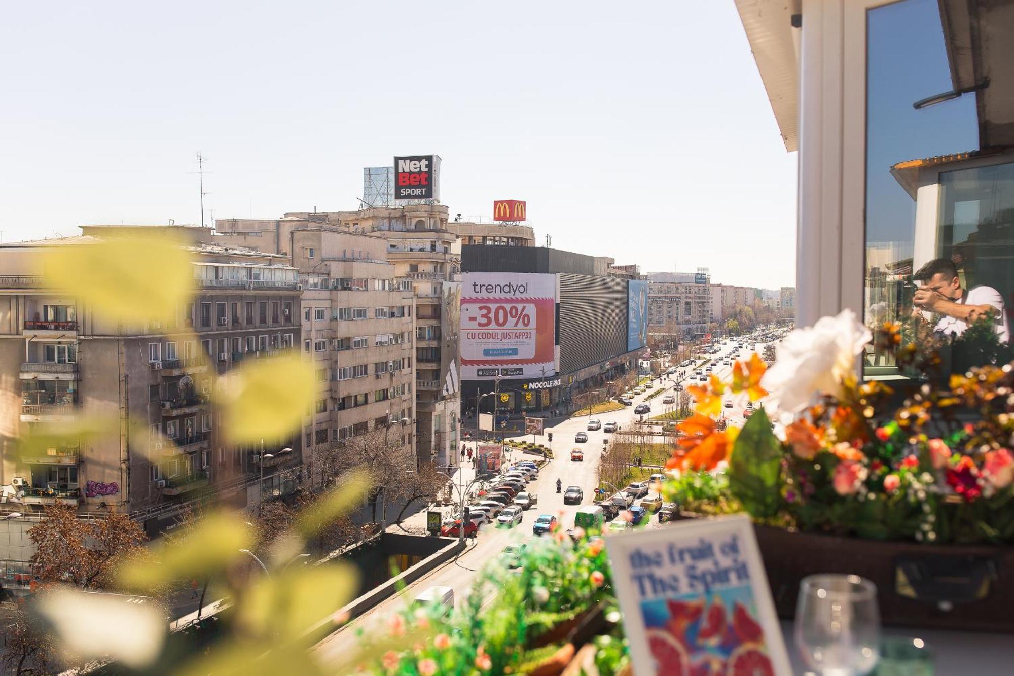 Old Town Apartment With Amazing View From The Balcony Bucureşti Exterior foto